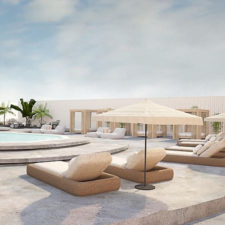 Aelia Luxury Suites Картерадос Экстерьер фото The rooftop pool at the hotel