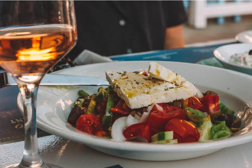 Aelia Luxury Suites Картерадос Экстерьер фото Greek salad