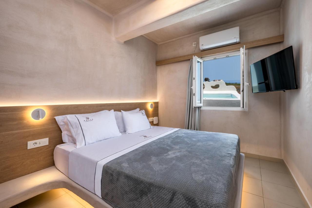 Aelia Luxury Suites Картерадос Экстерьер фото A room at the hotel