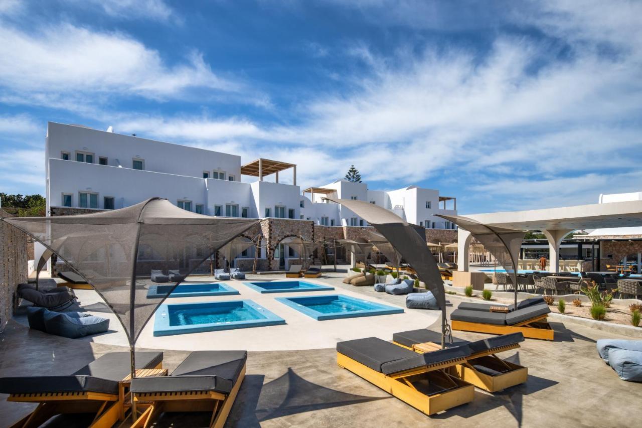 Aelia Luxury Suites Картерадос Экстерьер фото The hotel's pool