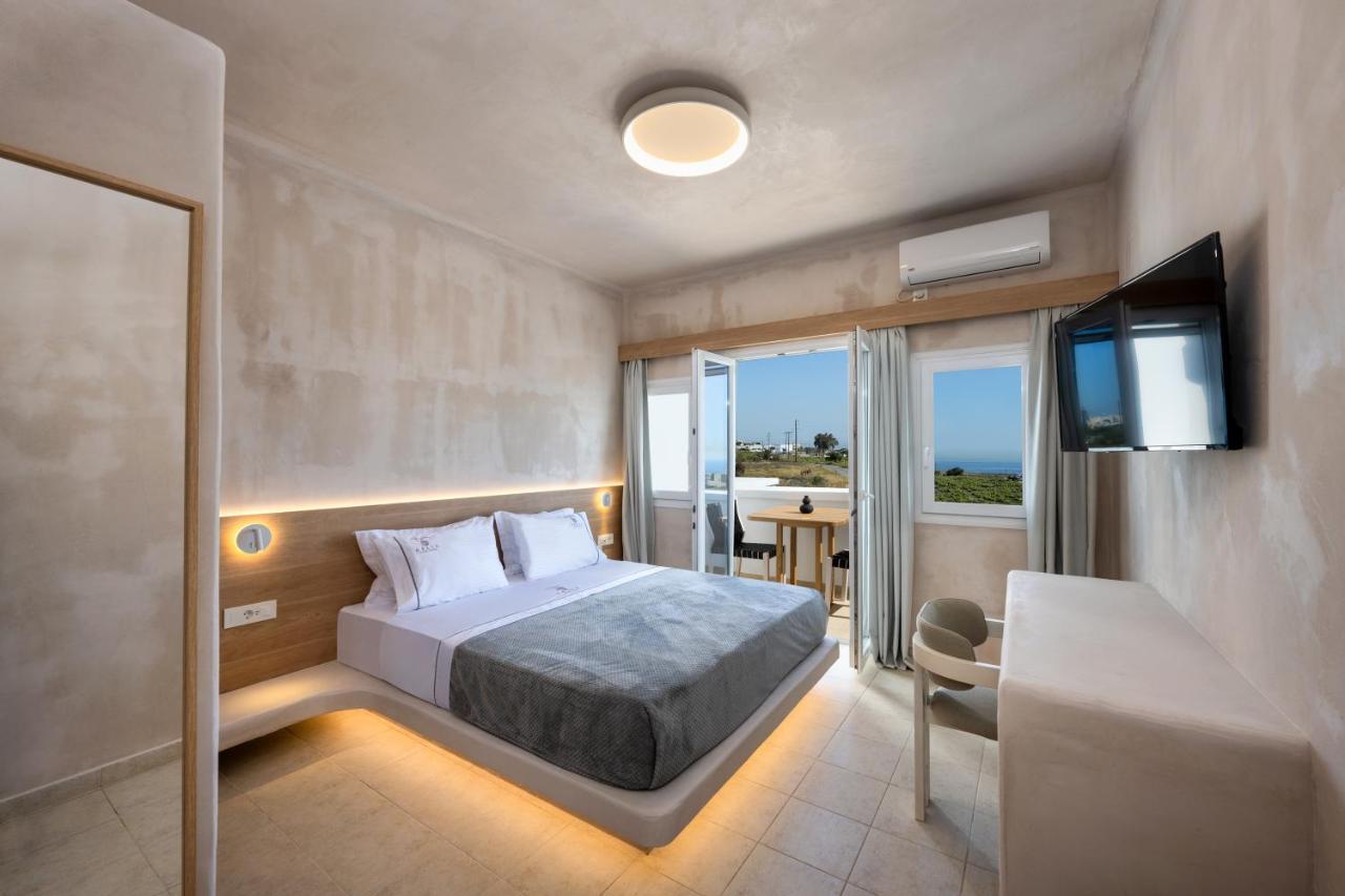 Aelia Luxury Suites Картерадос Экстерьер фото A room at the hotel